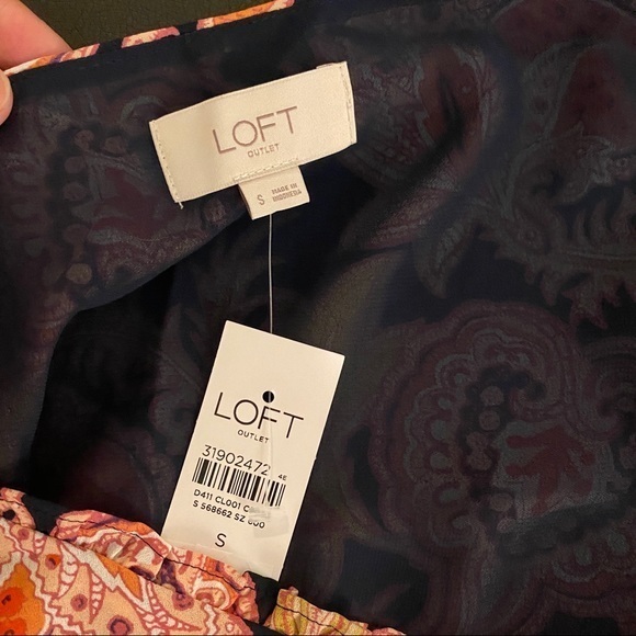 LOFT RUFFLE V-NECK CAMI SIZE S - Picture 2 of 5